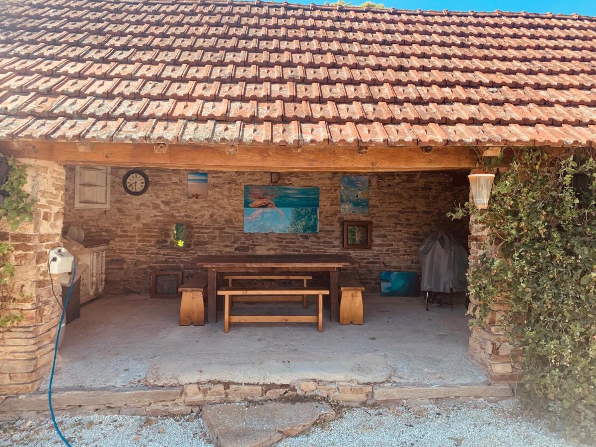 La Petite Ecurie Villa Saint-Yrieix-la-Perche Buitenkant foto