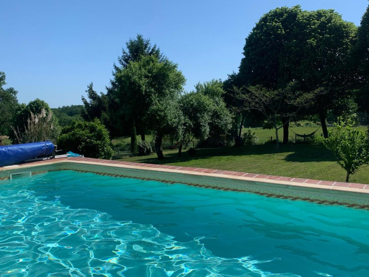 La Petite Ecurie Villa Saint-Yrieix-la-Perche Buitenkant foto